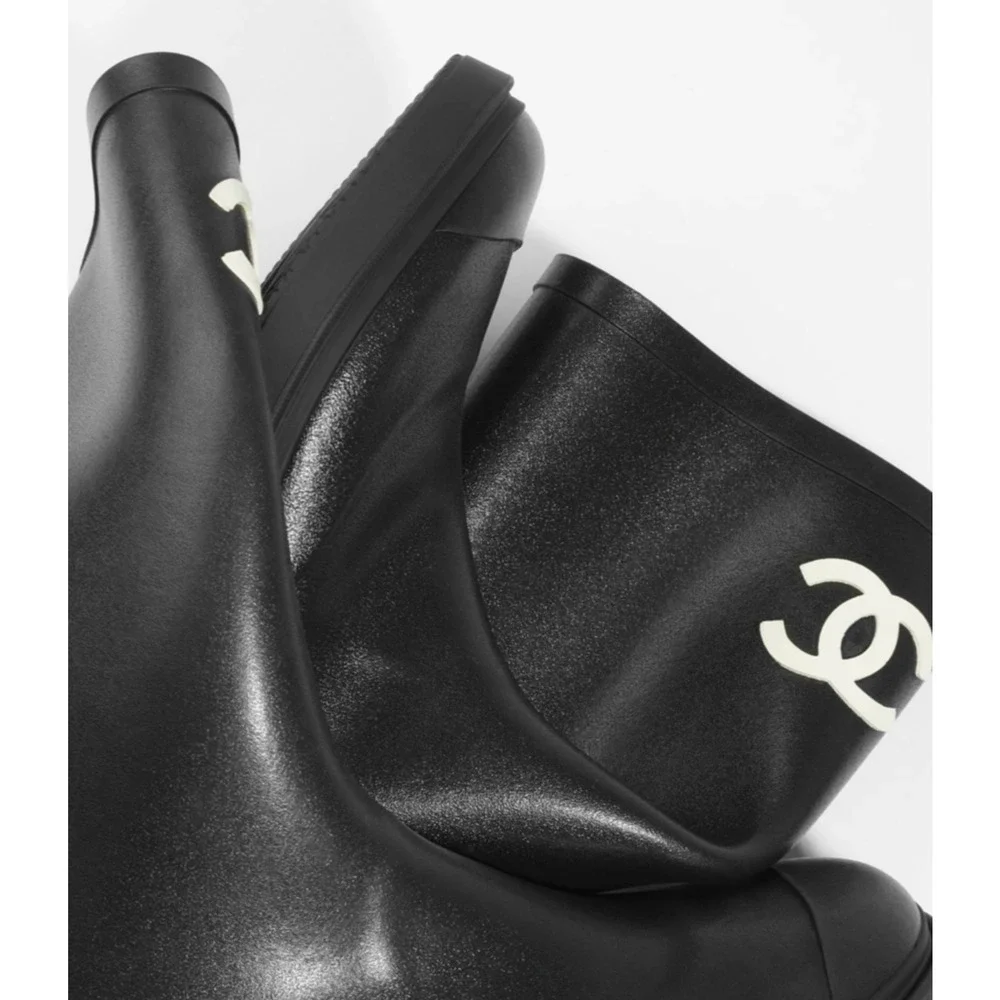 Chanel REV Black White Caoutchouc CC Logo High Pull On Rubber Rain Boots 39 - Picture 5 of 12